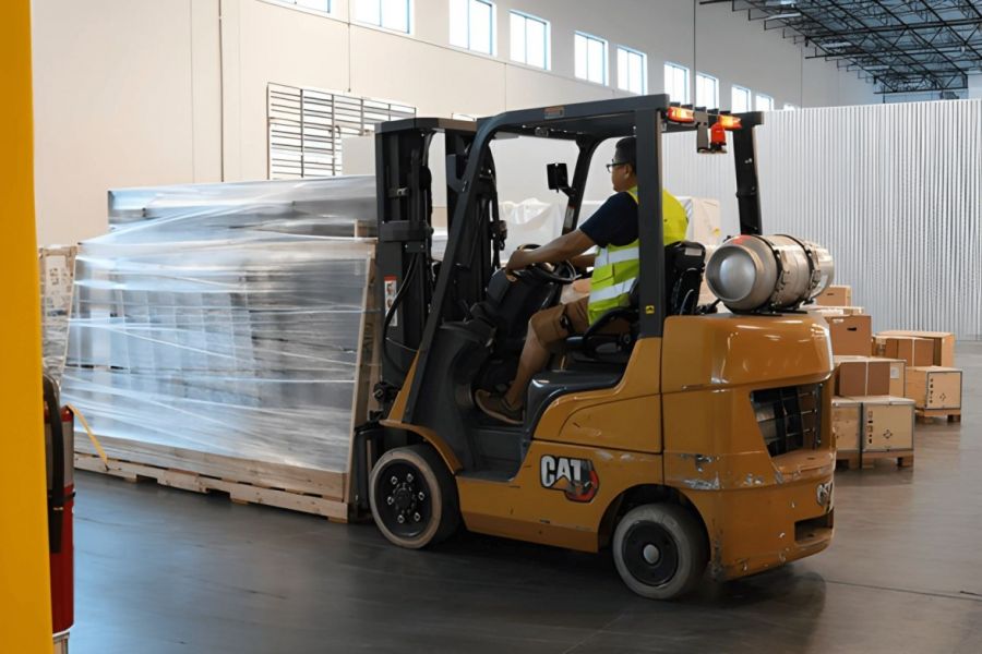 Flexible Warehouse Space at Cubework Waddell with no hidden fees