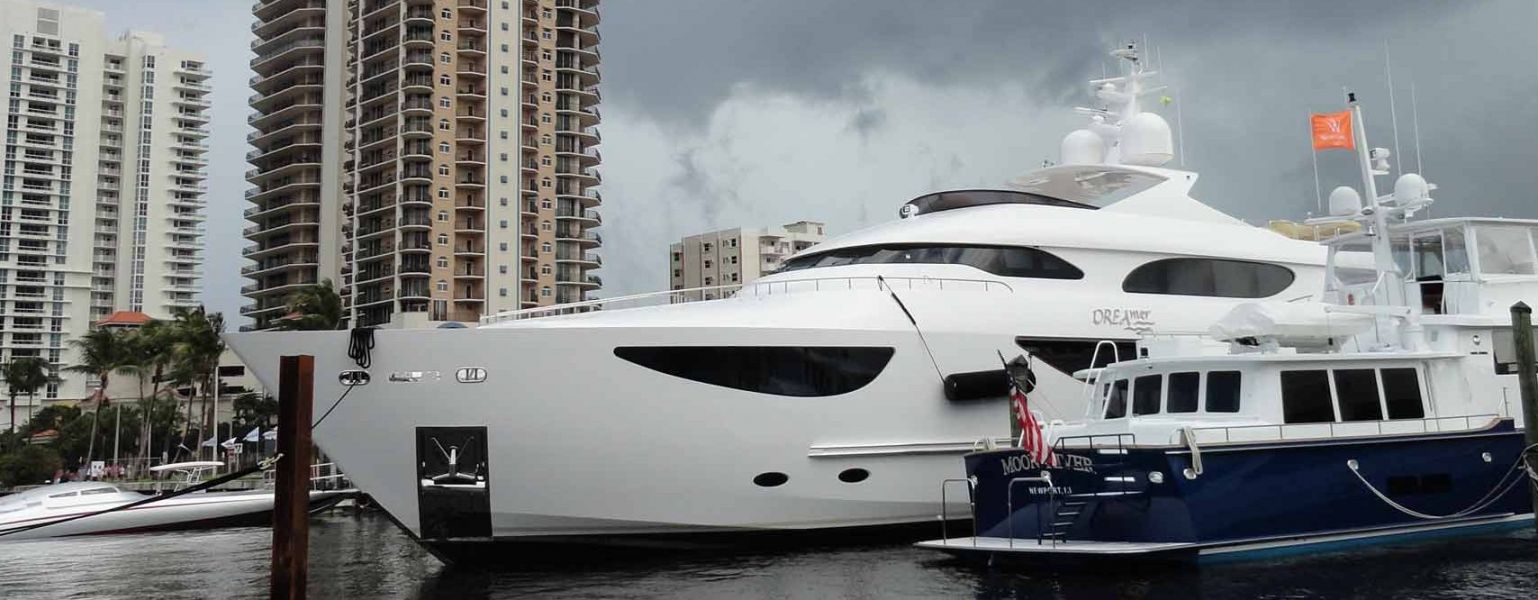 Yacht Exterior Cleaning Monaco ville, Nice, Cannes, Antibes, Saint Tropez, Beaulieu sur Mer, Sait Je